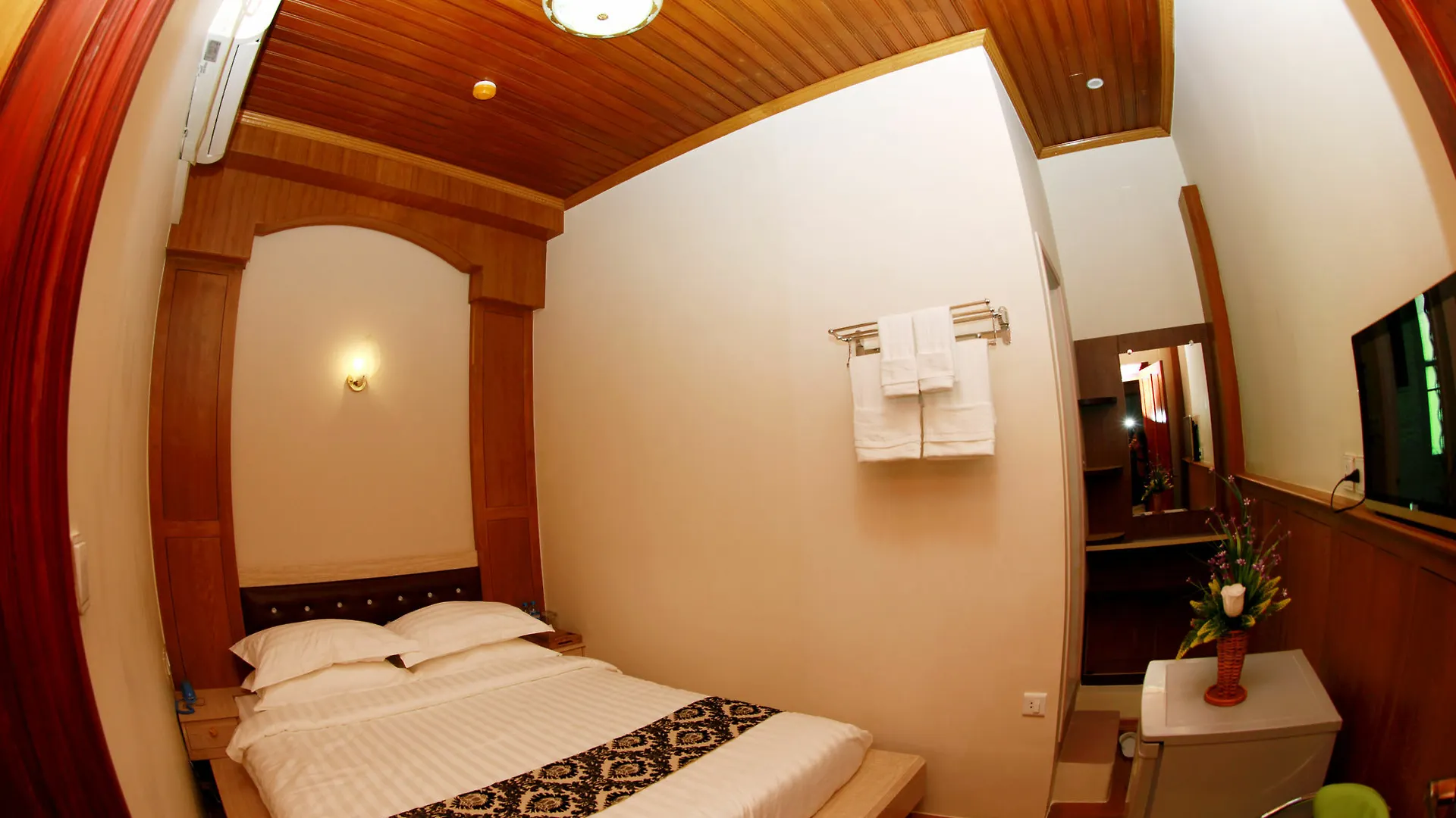 **  Sule Sapphire Inn Yangon Myanmar